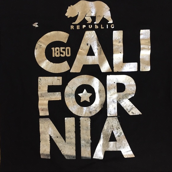 SOLD     California Grizzly • Urban Graphic Shirt - Picture 2 of 8